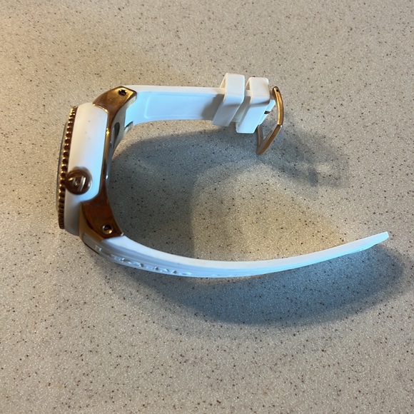 NWOT Swiss Legend ladies oversize watch - Picture 3 of 12